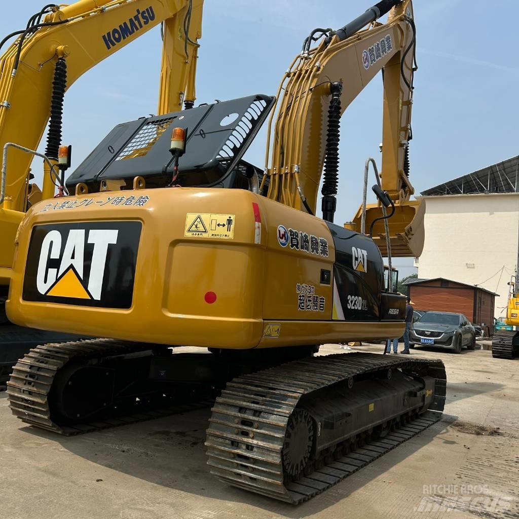 CAT 323D2L Escavatori cingolati