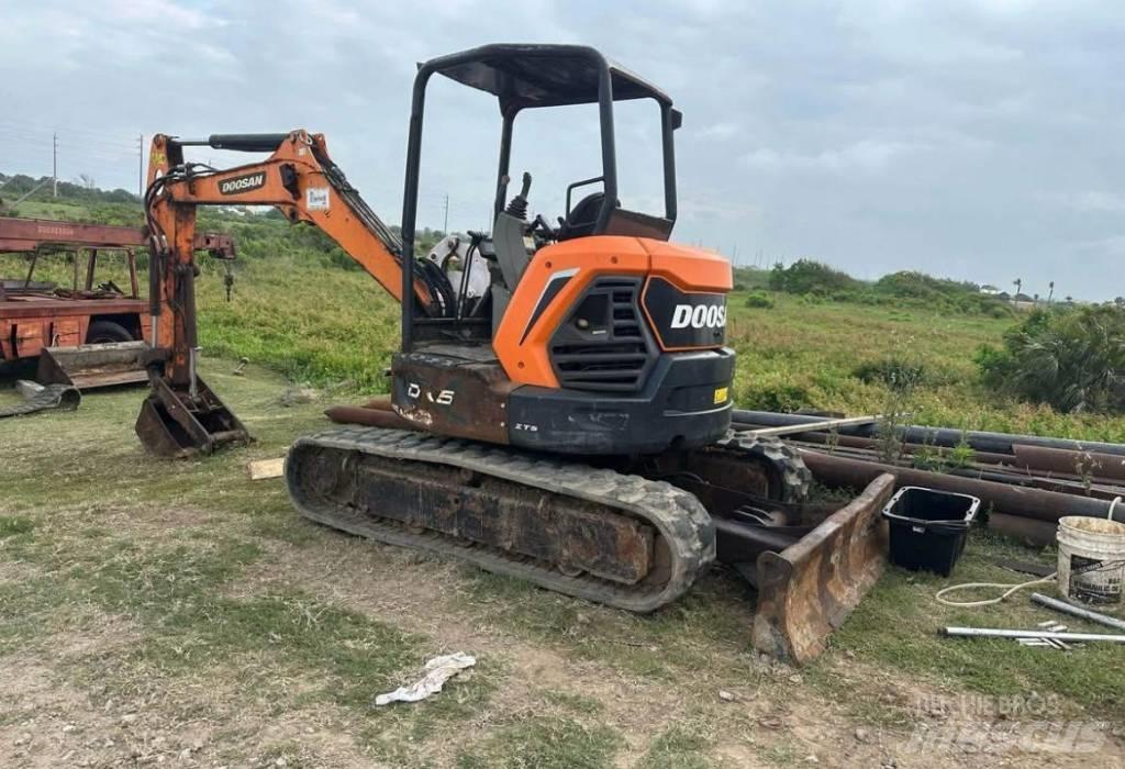 Doosan DX50 Escavatori cingolati