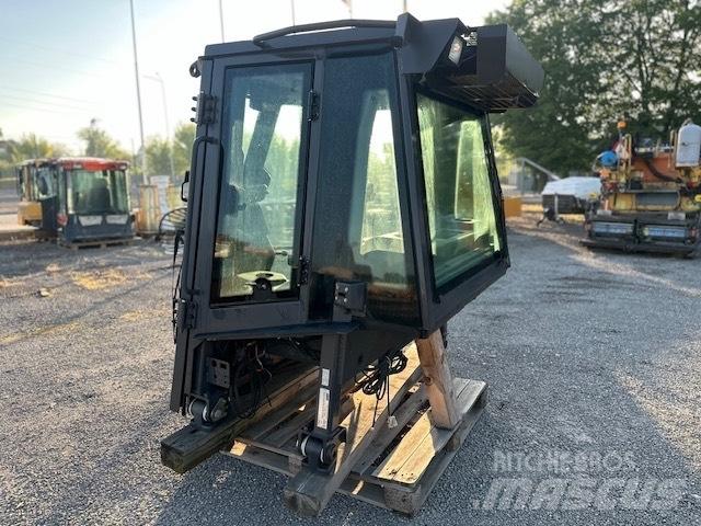 CASE D 1650 NEW CAB Cabine e interni