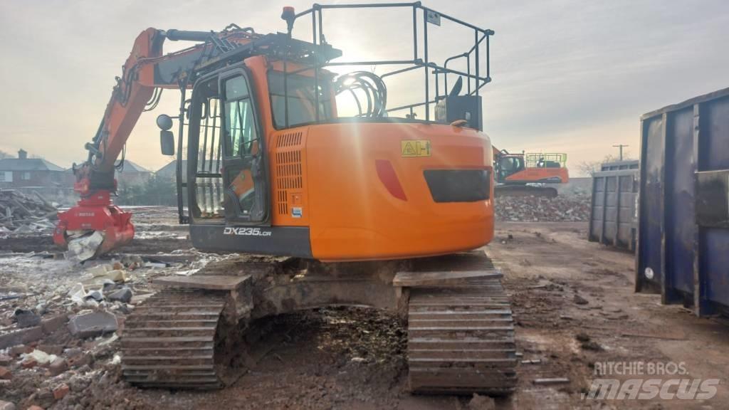 Doosan DX 235 LCR-5 Escavatori cingolati