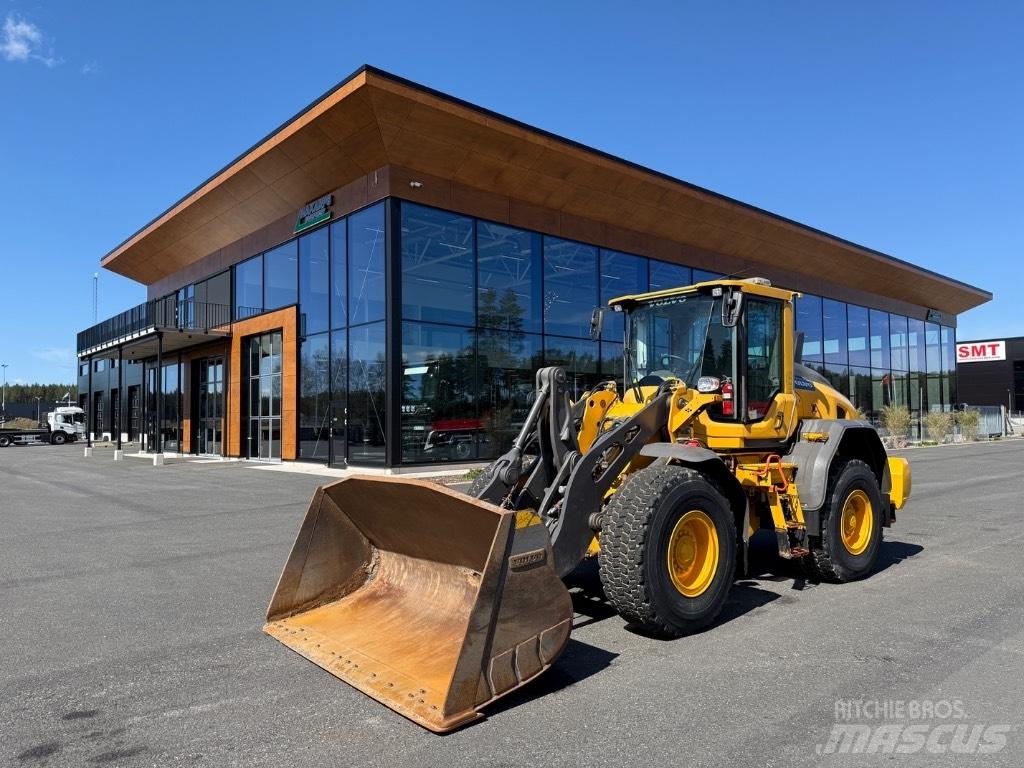 Volvo L90H Pale gommate