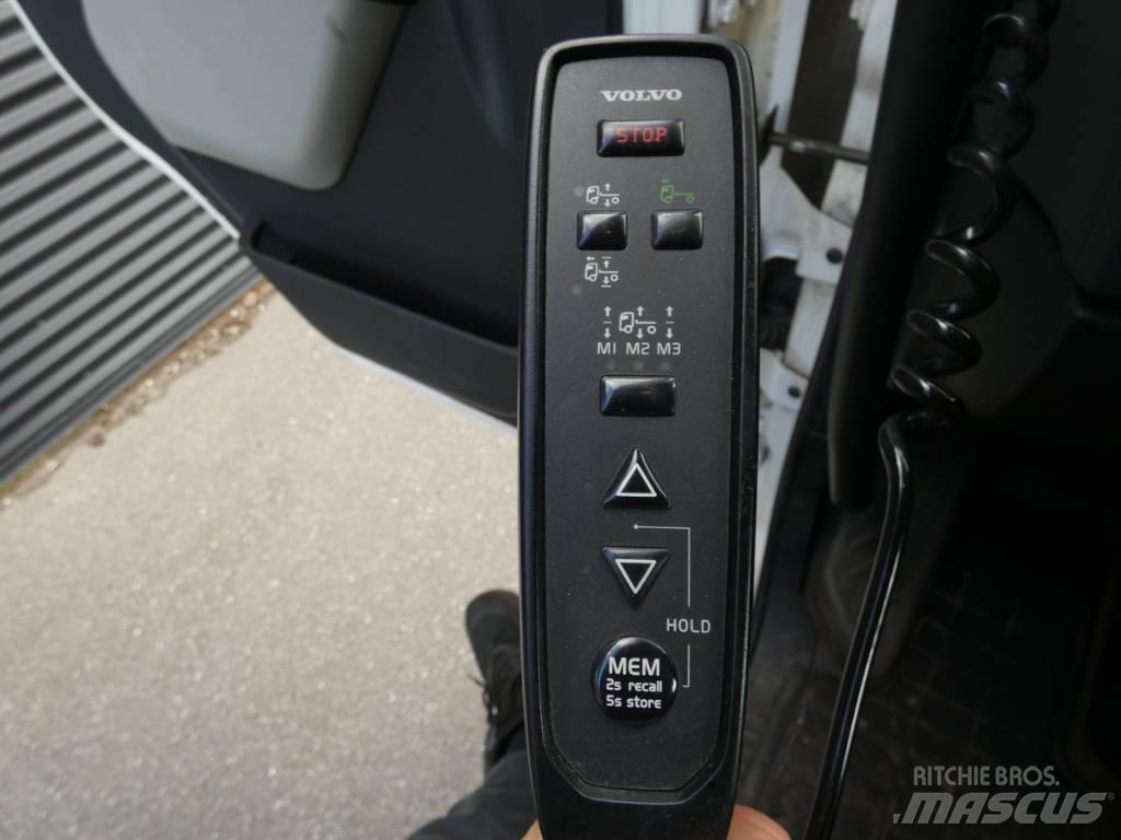 Volvo FE 320 Trasportatore per veicoli