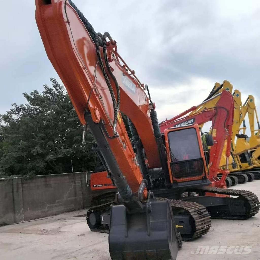 Doosan DX 300 Escavatori cingolati