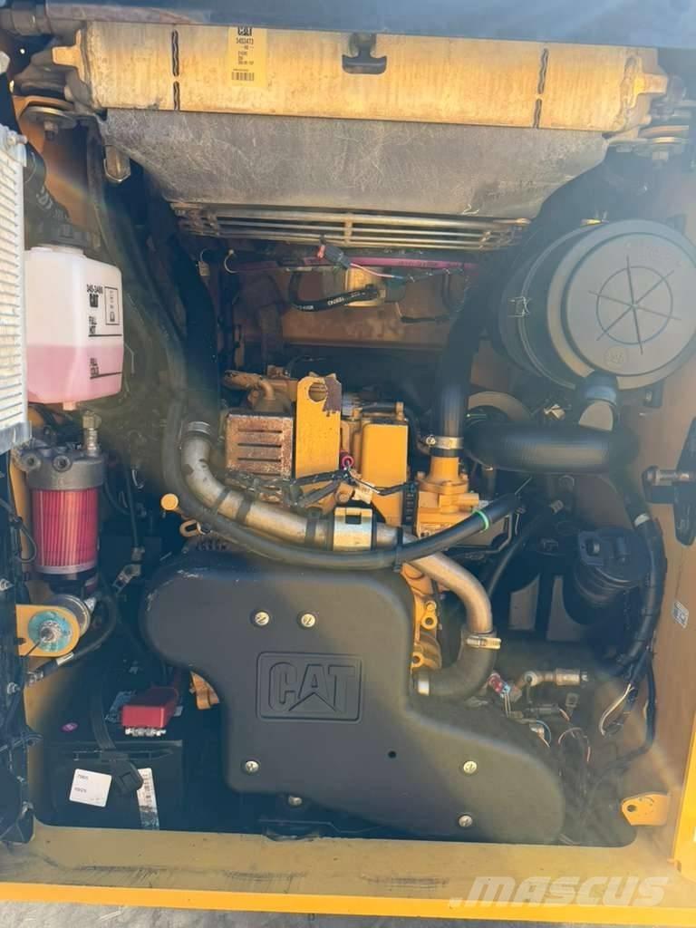 CAT 279 D3 Mini Pale Gommate