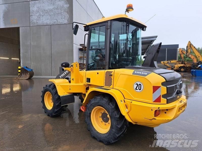 Volvo L 35 G Pale gommate