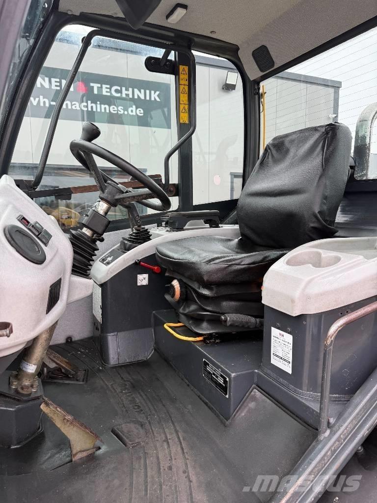 Komatsu WA 70-5 Pale gommate