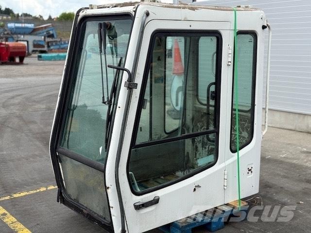 Liebherr CAB SERIE B Cabine e interni