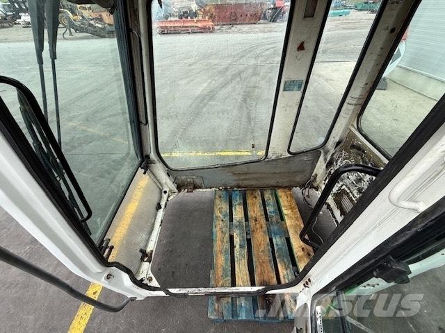 Liebherr CAB SERIE B Cabine e interni