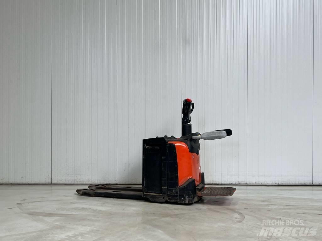 BT LPE250 Carrelli elevatori bassi a piattaforma