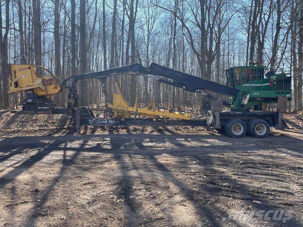 John Deere 437 D Caricatronchi con base su rimorchio