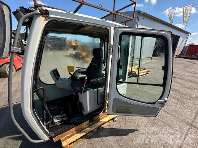 Liebherr R 914 C CAB Cabine e interni