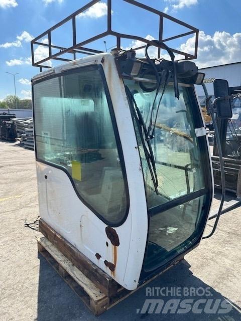 Liebherr R 914 C CAB Cabine e interni
