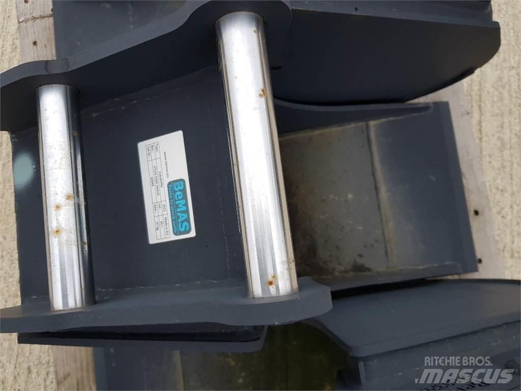 TL 300 SW010 Retroescavatori