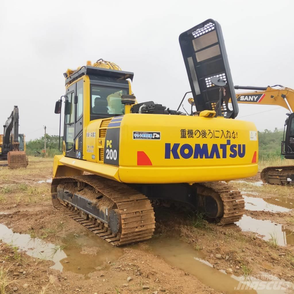 Komatsu PC200-8 Escavatori cingolati