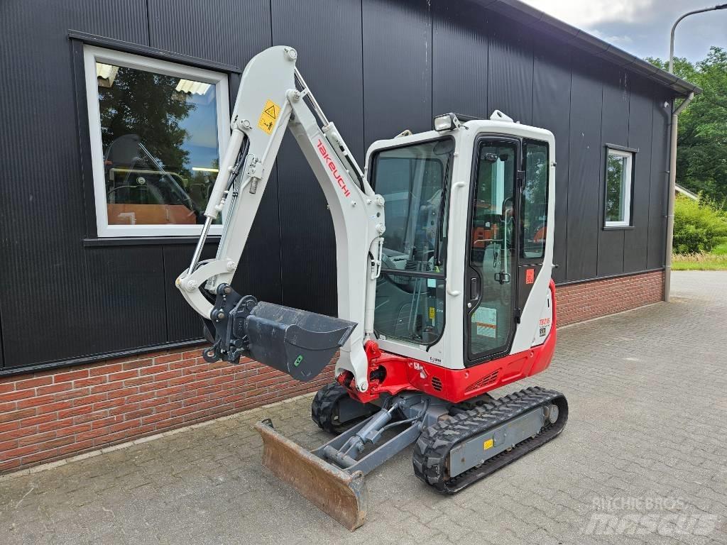 Takeuchi TB 216 Miniescavatori
