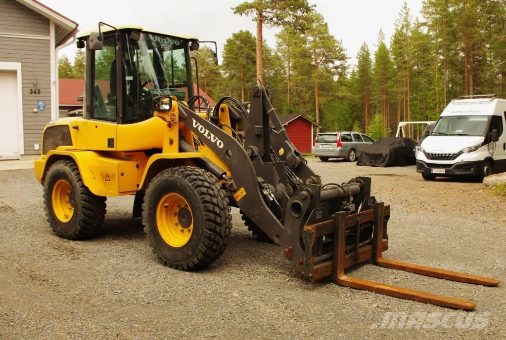 Volvo L 35 G Pale gommate