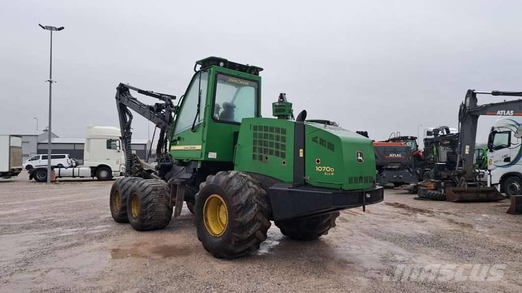 John Deere 1070 D Abbattitrici, Disboscatrici