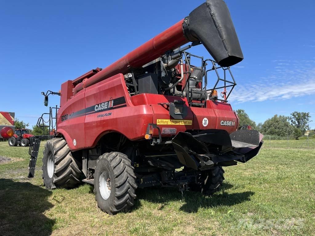 Case IH AF 8230 Mietitrebbiatrici