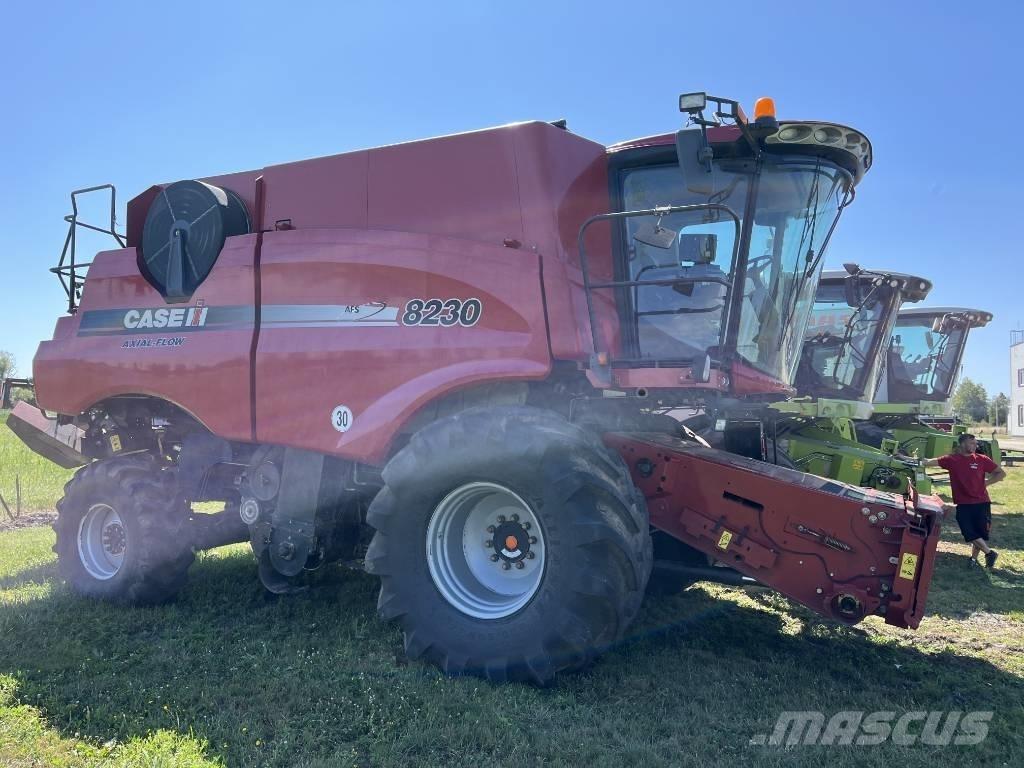 Case IH AF 8230 Mietitrebbiatrici
