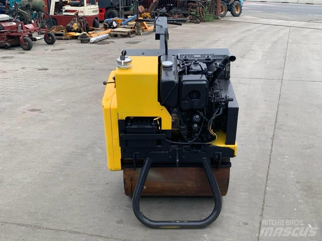 Mecalac MBR 71 Rulli trainati vibranti