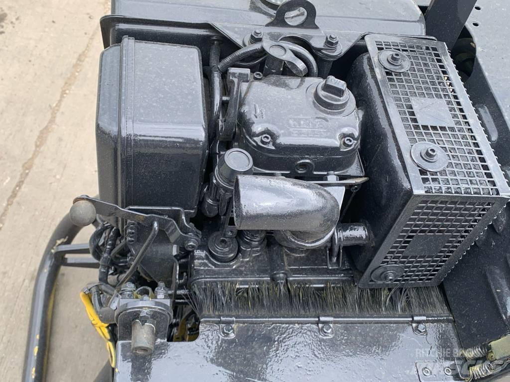 Mecalac MBR 71 Rulli trainati vibranti