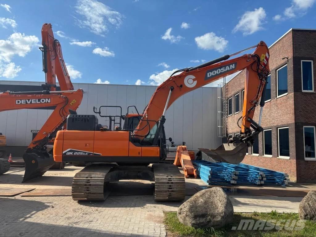 Doosan DX225LC-7 Escavatori cingolati