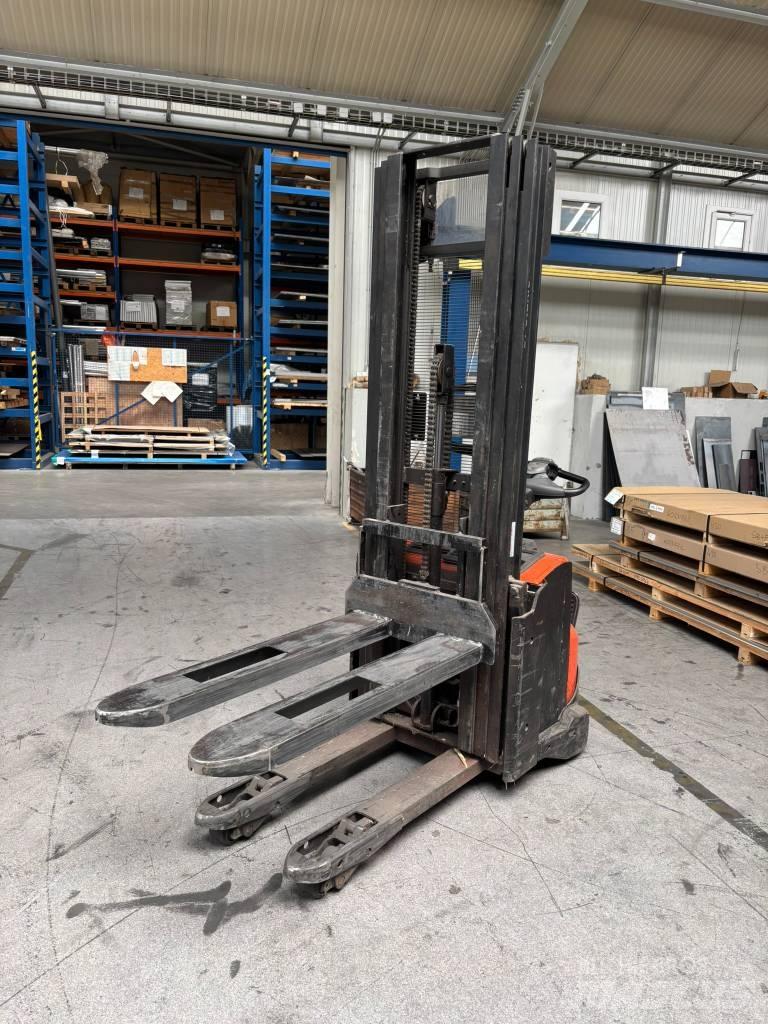 Toyota SWE140L Carelli stoccatori  automatici-usati