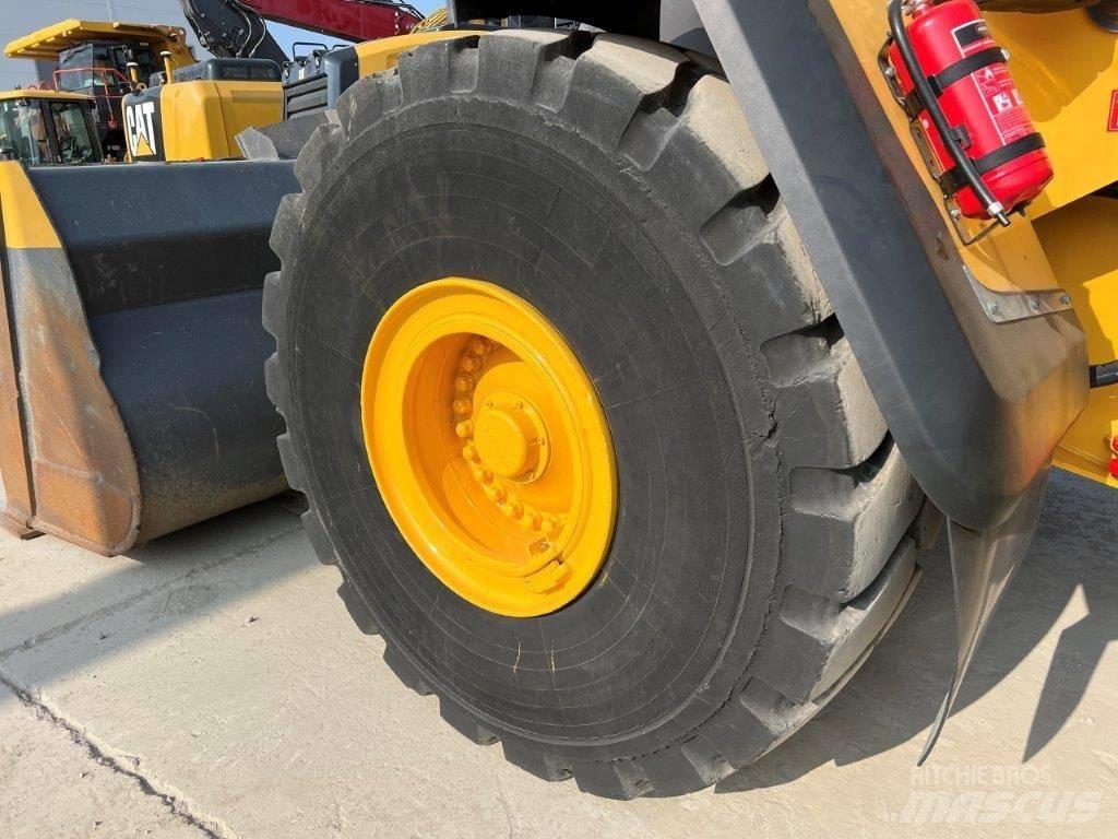 Volvo L180H Pale gommate