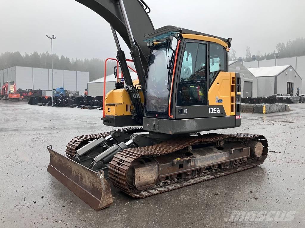 Volvo ECR235EL Blade Escavatori cingolati