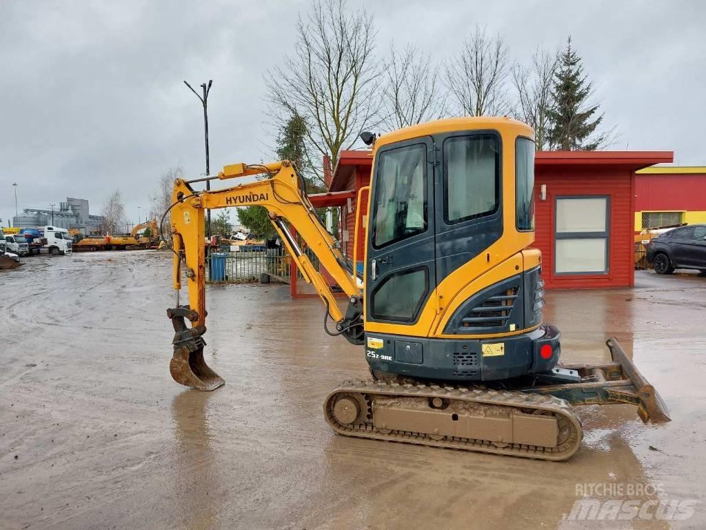 Hyundai R25Z-9AK Miniescavatori