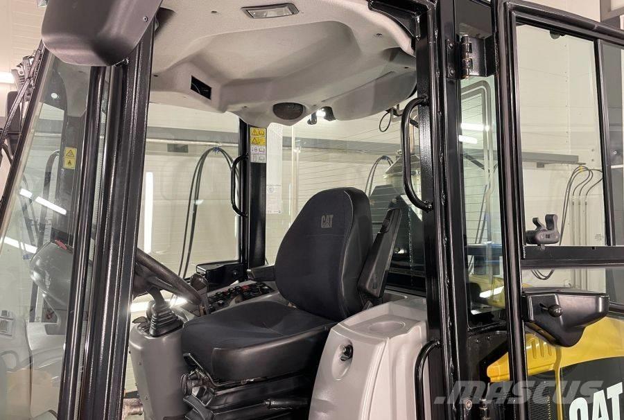 CAT 906 H 2 Pale gommate