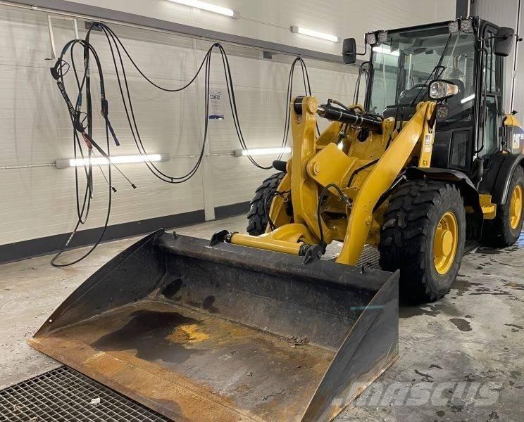 CAT 906 H 2 Pale gommate