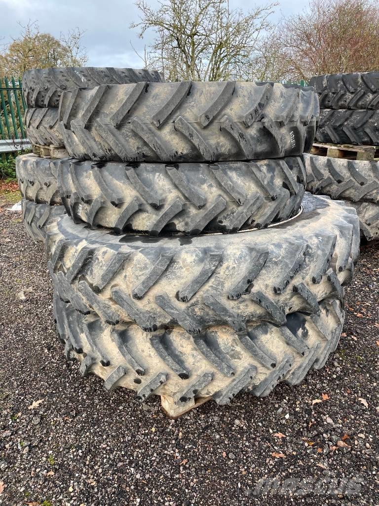 Mitas SET OF WHEELS Pneumatici, ruote e cerchioni