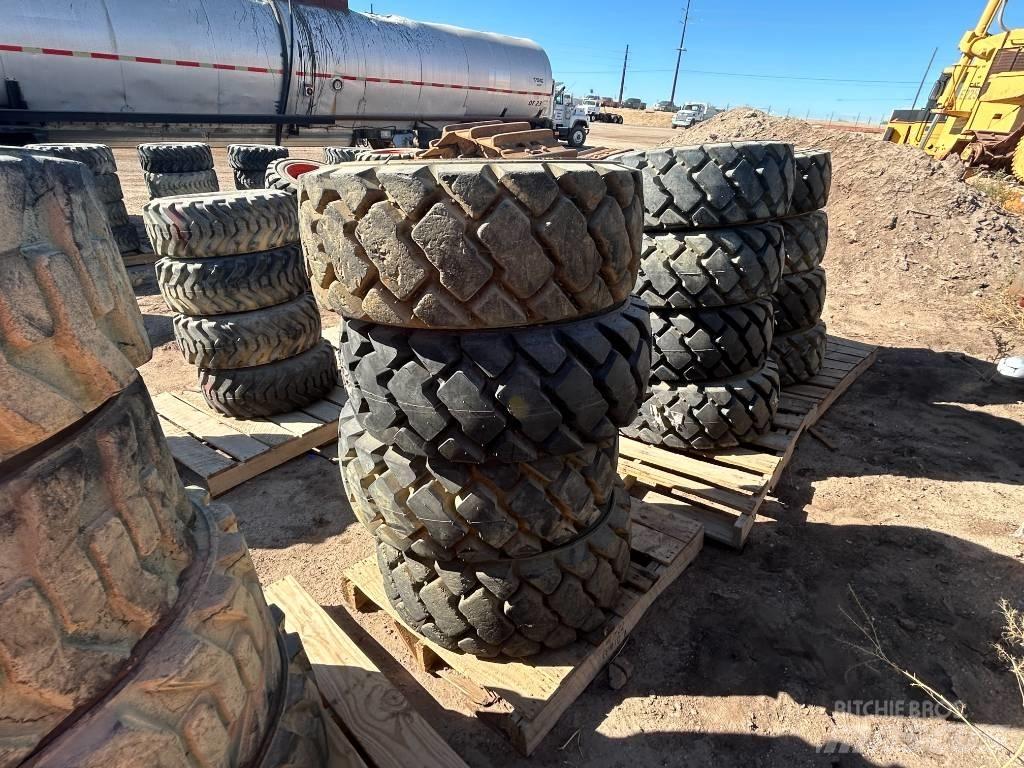 Bobcat 12x16.5 Tires Pneumatici, ruote e cerchioni