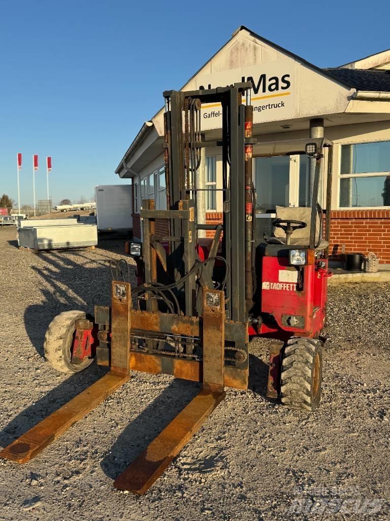 Moffett M4 25.3 Carrelli elevatori diesel