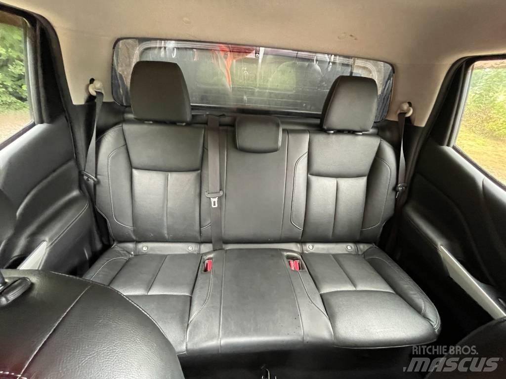 Nissan Navara Pick up/Fiancata ribaltabile