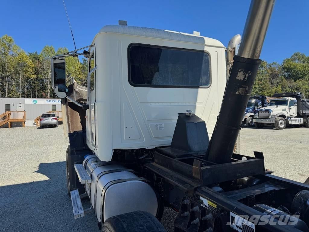 Mack GU713 Camion ribaltabili