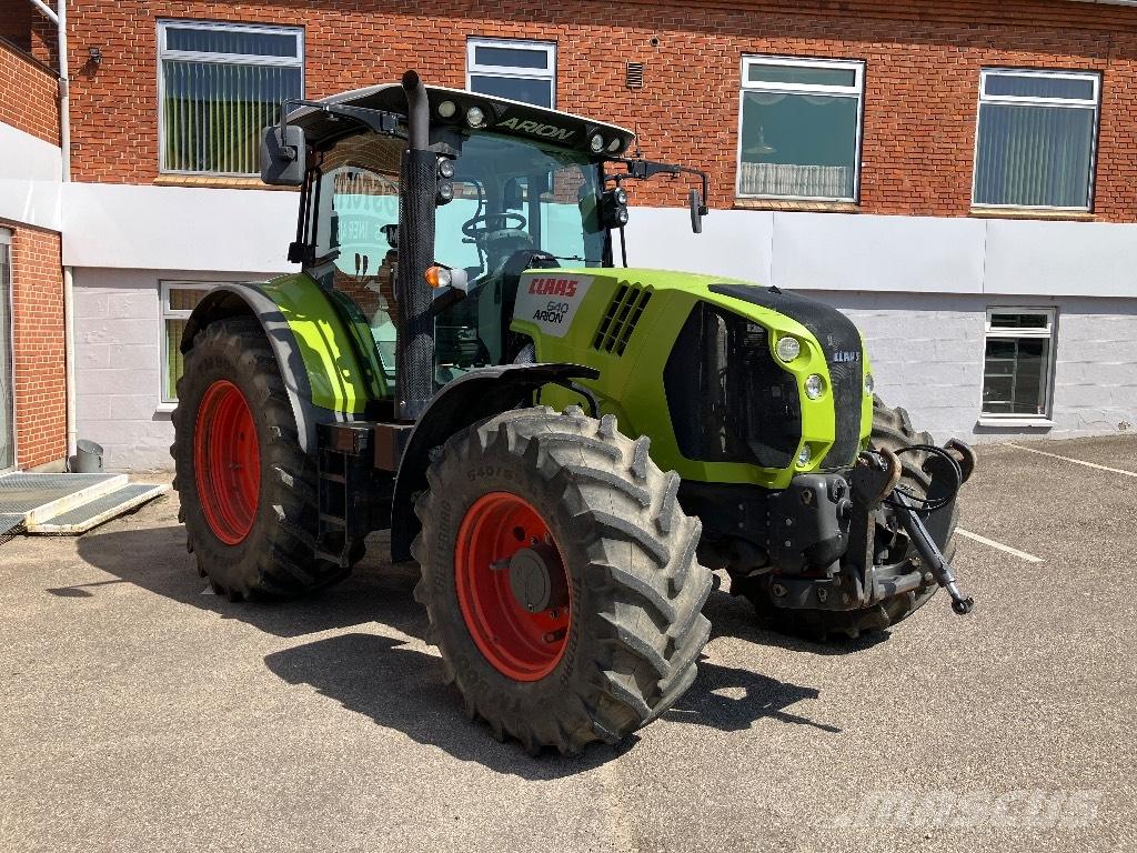 CLAAS Arion 640 CIS+ Trattori