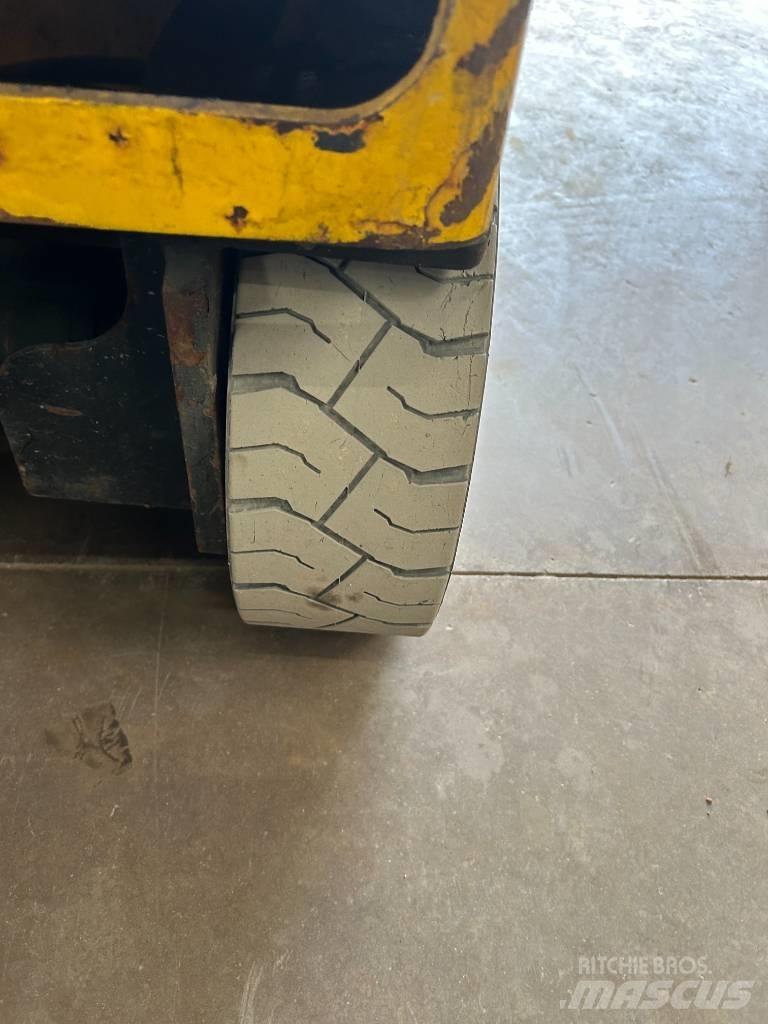 Haulotte Compact 10 Piattaforme a pantografo