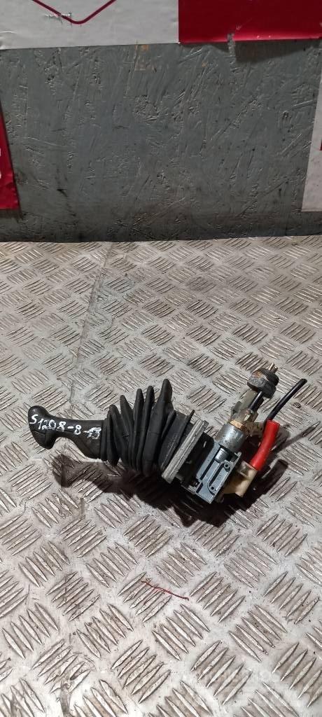 Scania S 94   1408382 Cabine e interni