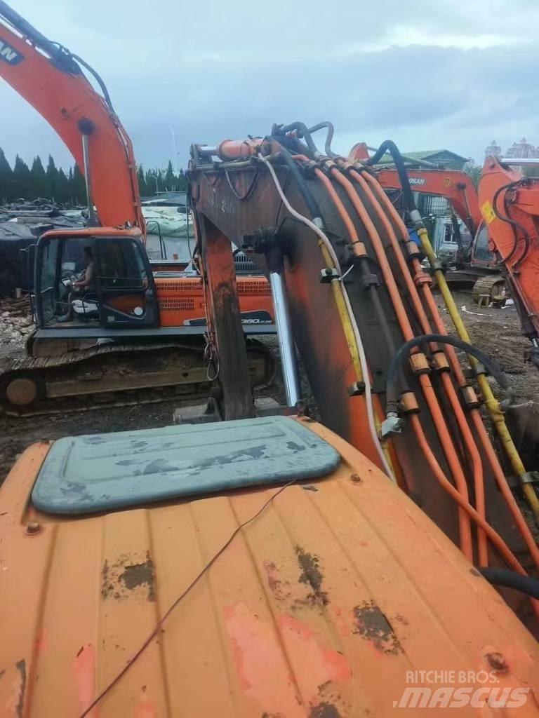 Doosan DX 260LC Escavatori cingolati