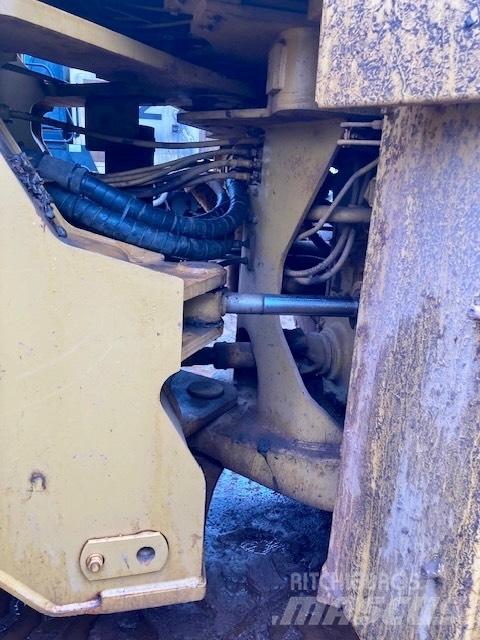 CAT 980 F Pale gommate