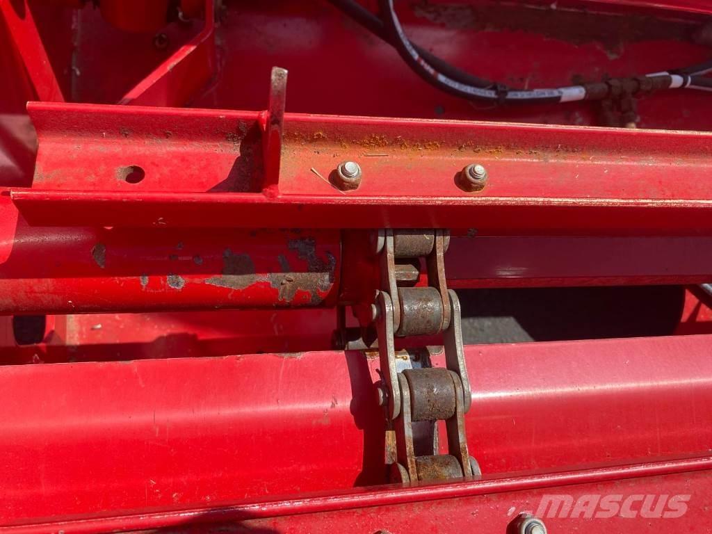 Silofarmer DB18 Trinciatrici, tagliatrici e srotolatrici per balle