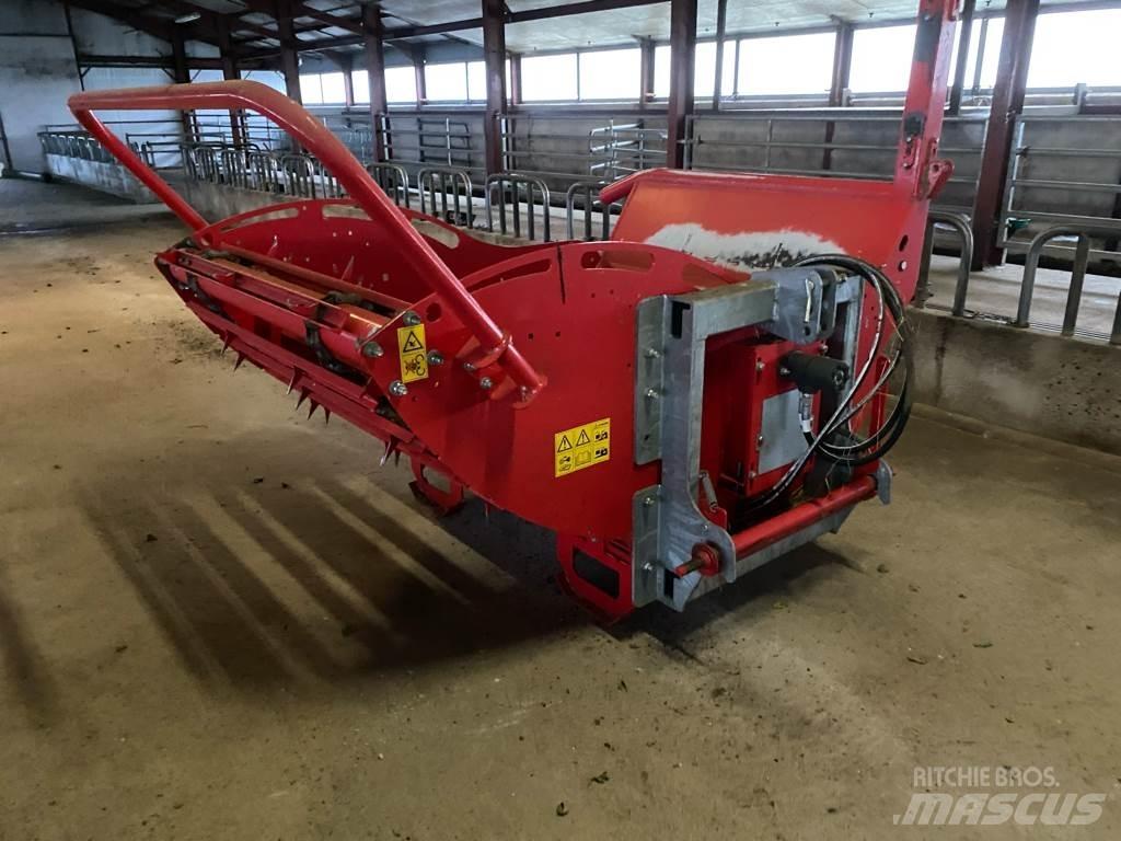 Silofarmer DB18 Trinciatrici, tagliatrici e srotolatrici per balle