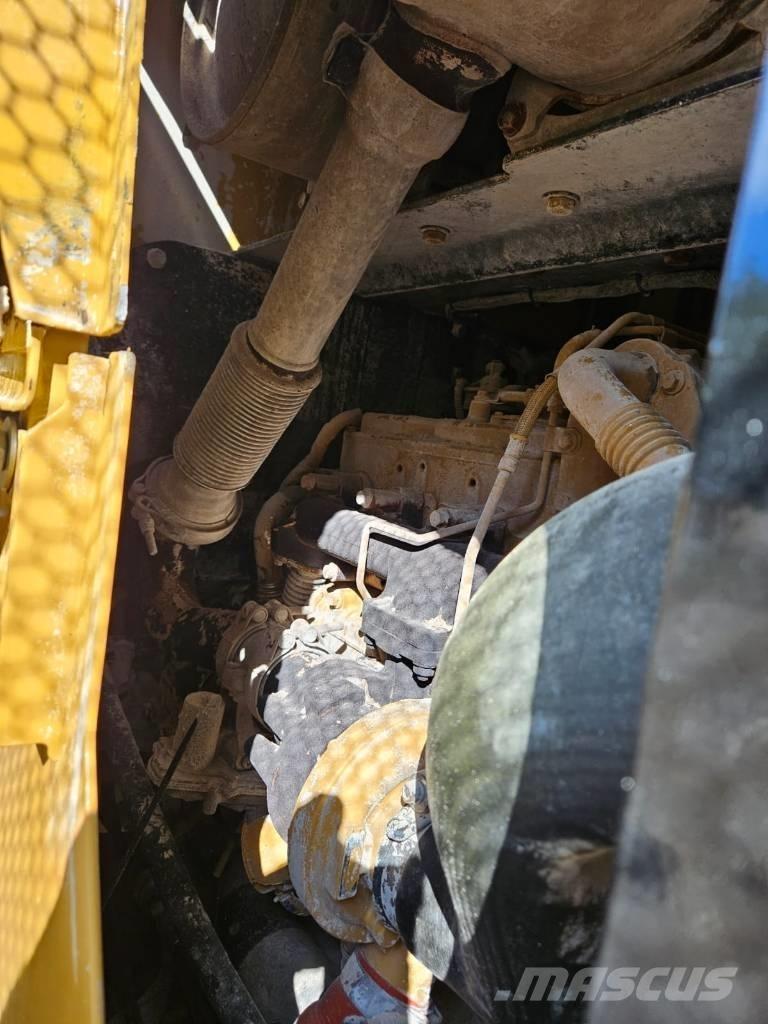 CAT 930 M Pale gommate