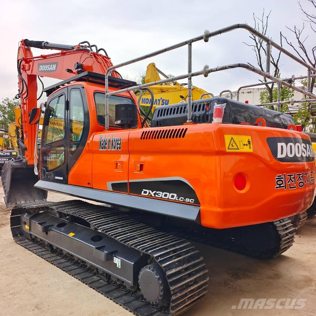 Doosan DX300LC-9C Escavatori cingolati