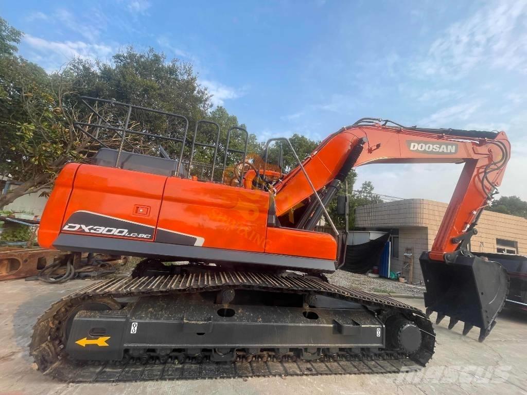 Doosan DX 300LCA Escavatori cingolati