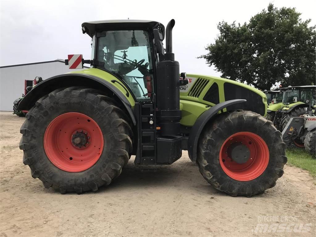 CLAAS Axion 920 Trattori