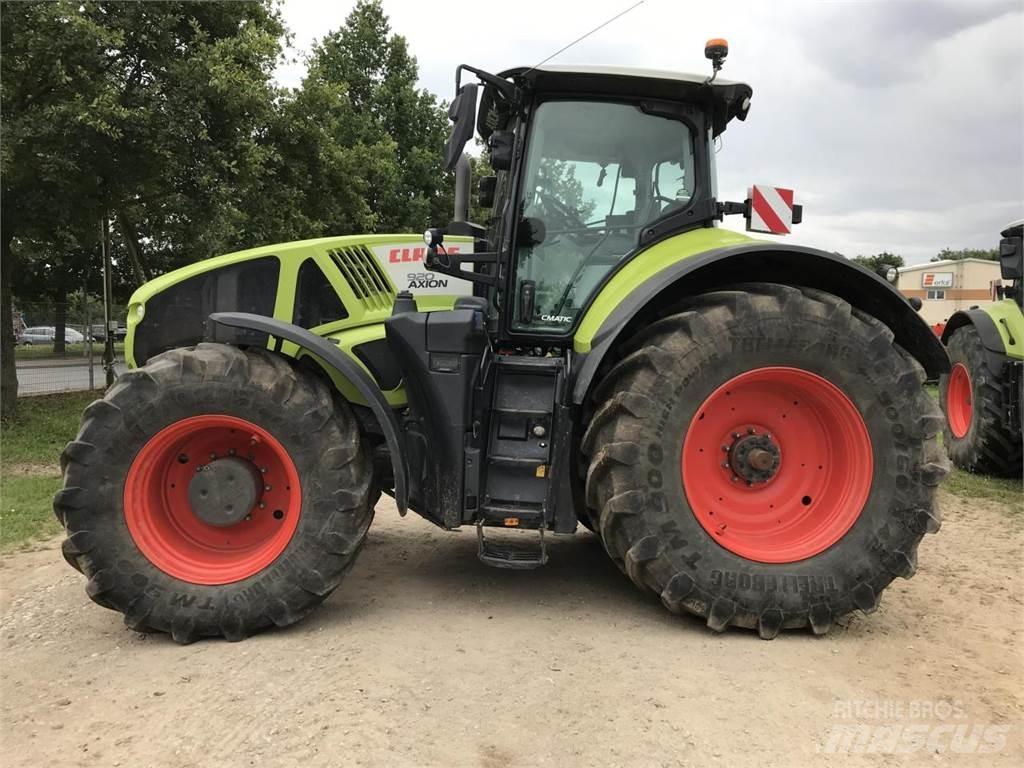 CLAAS Axion 920 Trattori
