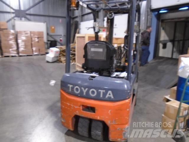 Toyota 8FBE20U Carelli stoccatori  automatici-usati